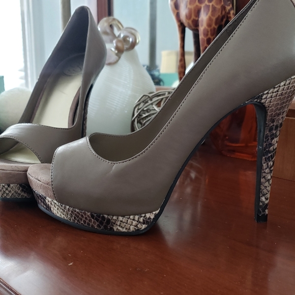 Jessica Edith Heels in Umber Size 8 - Picture 6 of 6